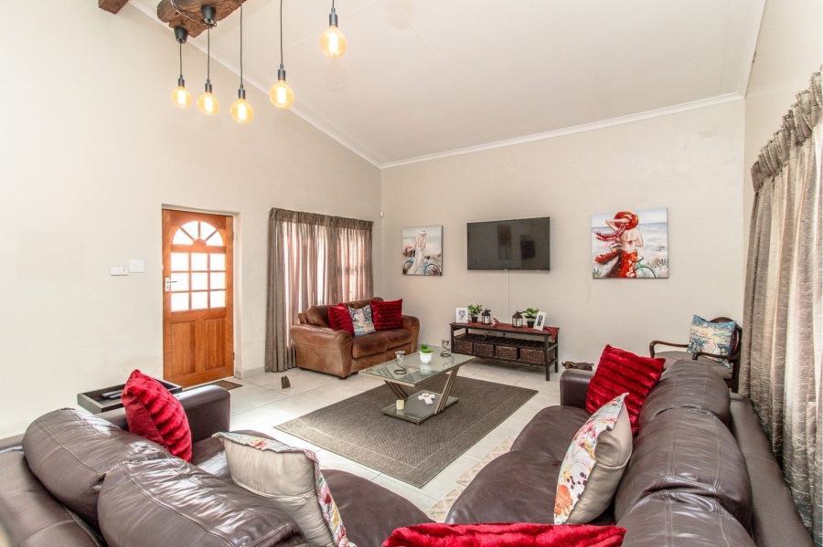 3 Bedroom Property for Sale in Franskraal Western Cape